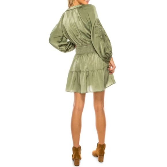 A COLLECTIVE STORY Annie Floral Smocked Mini Dress Dark Olive Large - Picture 2 of 13